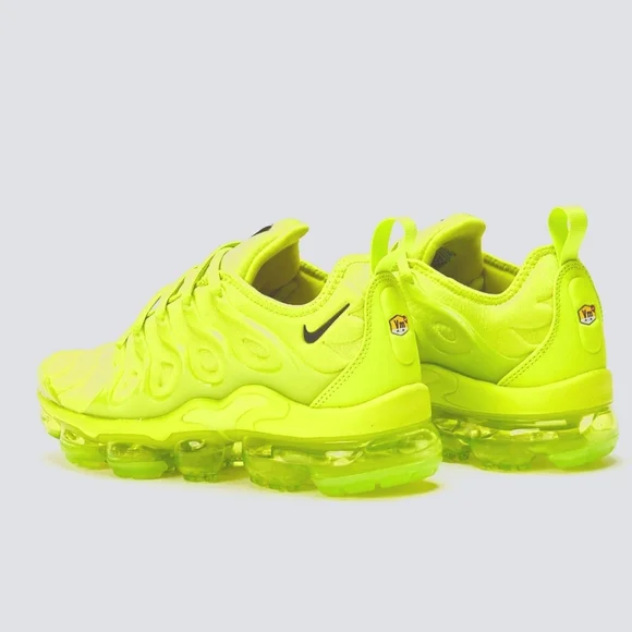 Brand New vapor max plus size 9 - Picture 3 of 4